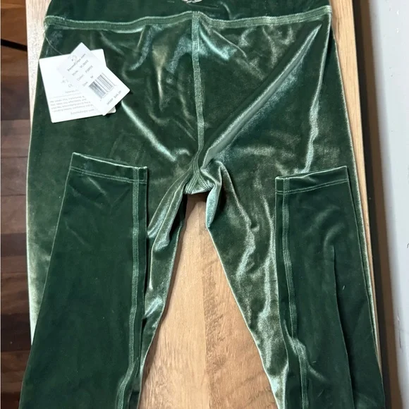 Beyond Yoga Forest Green Velvet Leggings - Picture 4 of 7